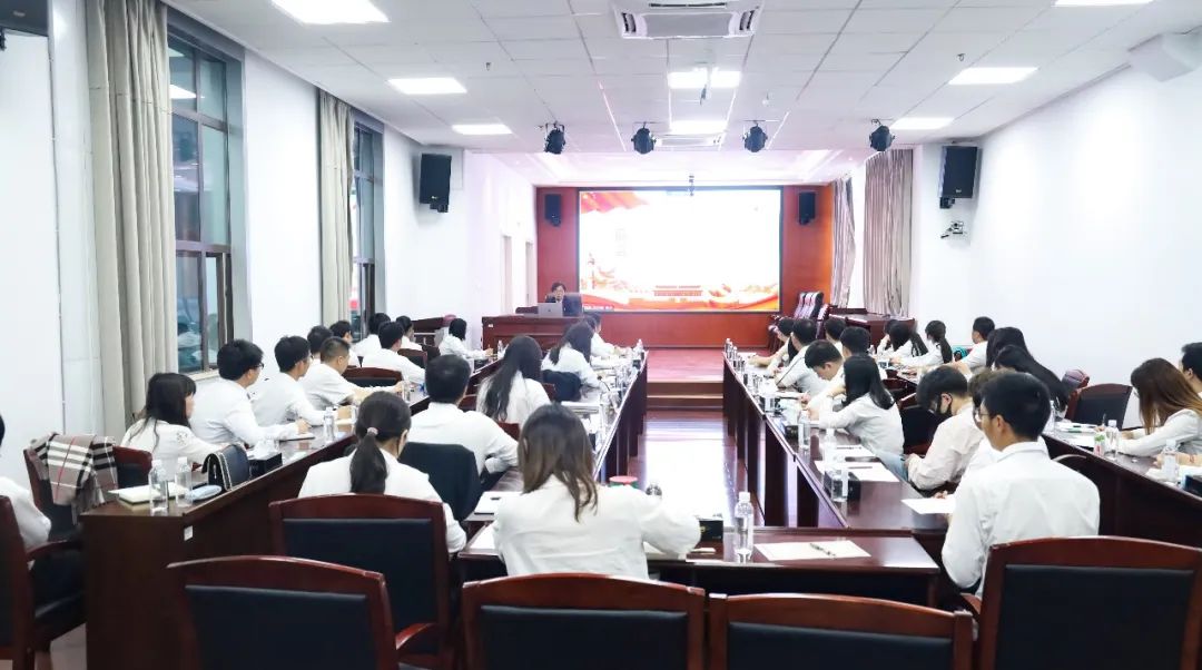 2022-05-13-【学习总书记重要讲话精神】张联红为公司青年职工讲授专题团课.jpg